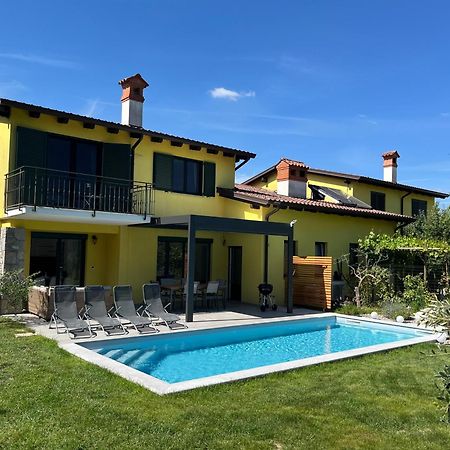 Holiday House Oljka Kobdilj エクステリア 写真