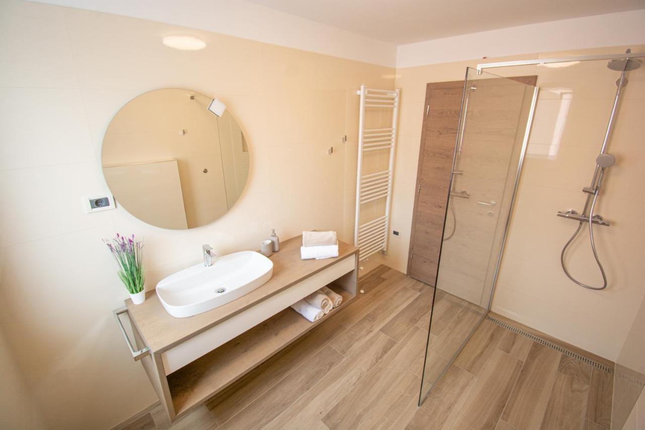 Holiday House Oljka Kobdilj エクステリア 写真